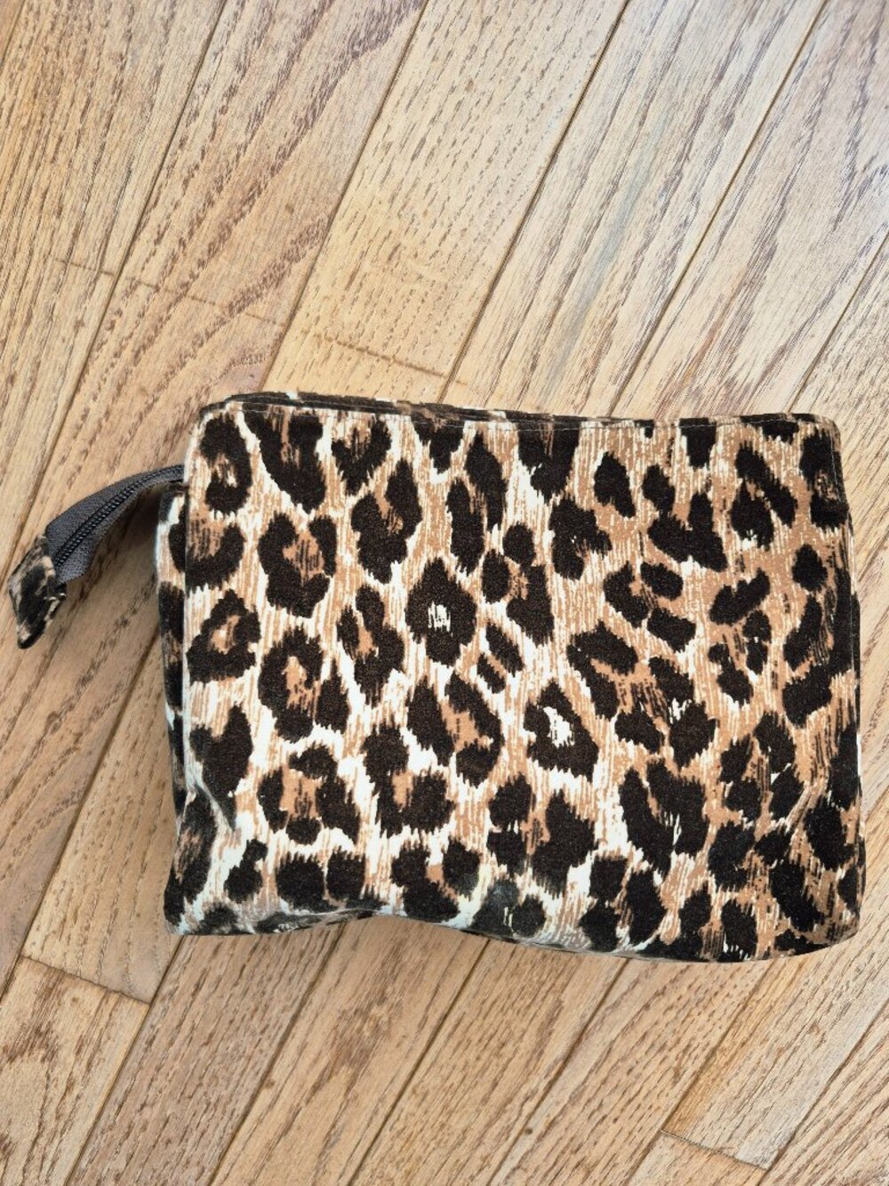 Dolce Gabbana Parfums Leopard Print Cosmetic Makeup Toiletry Bag - Picture 2 of 8